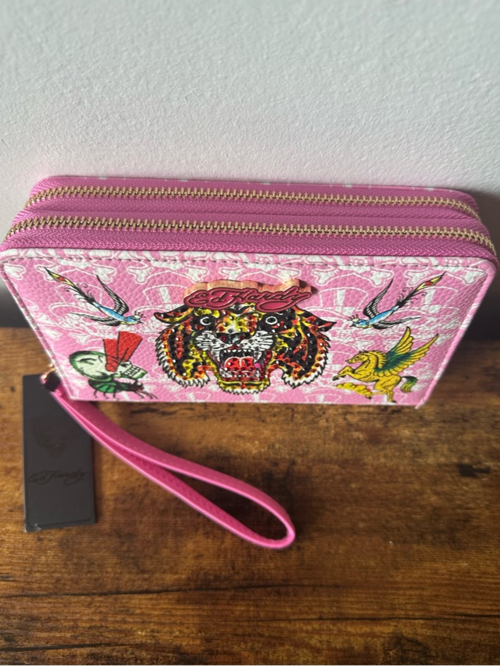 Ed Hardy Pink Wristlet Wallet with Tiger & Tattoo Print Dual Compartment NWT - Picture 3 of 8